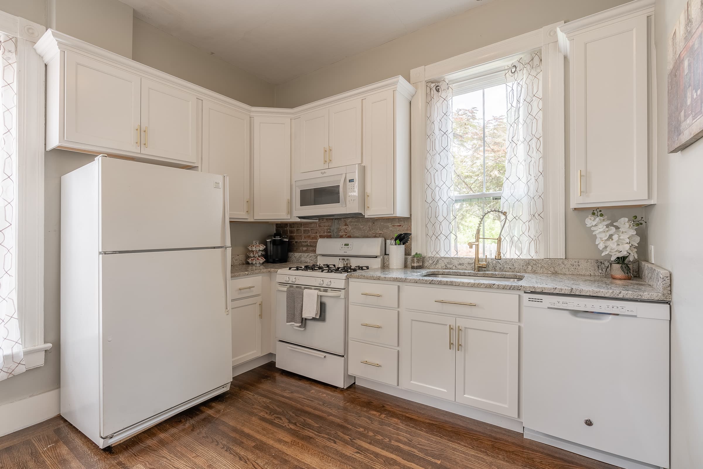 Old Louisville apartment kitchen detail